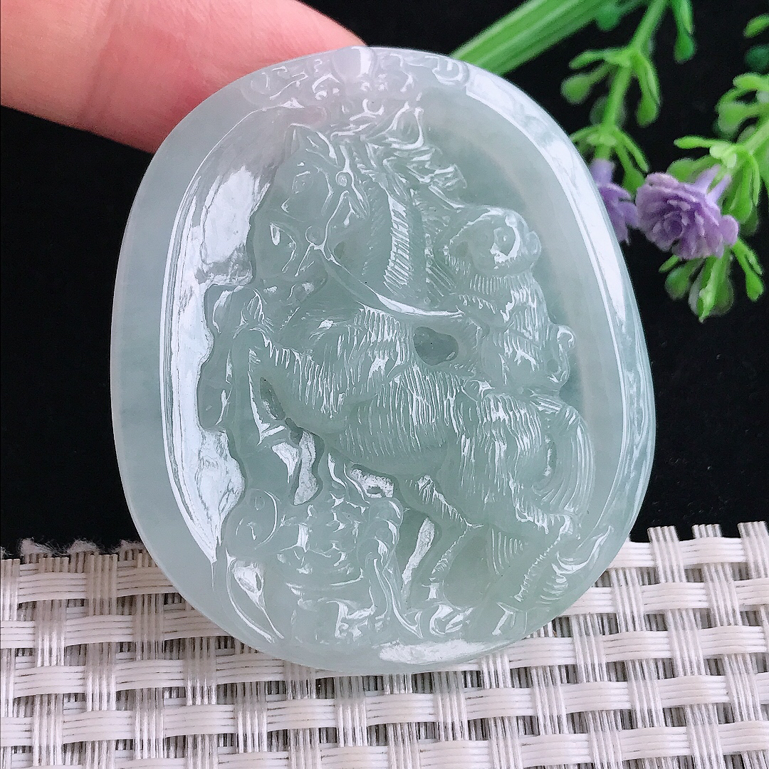 实拍A货翡翠52.3/46/5.3老坑秀气冰胶冰晴马上封侯吊坠翡翠玉牌挂件