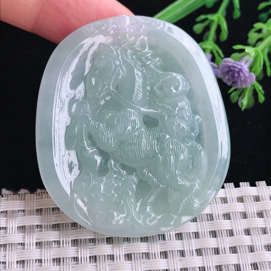 实拍A货翡翠52.3/46/5.3老坑秀气冰胶冰晴马上封侯吊坠翡翠玉牌挂件