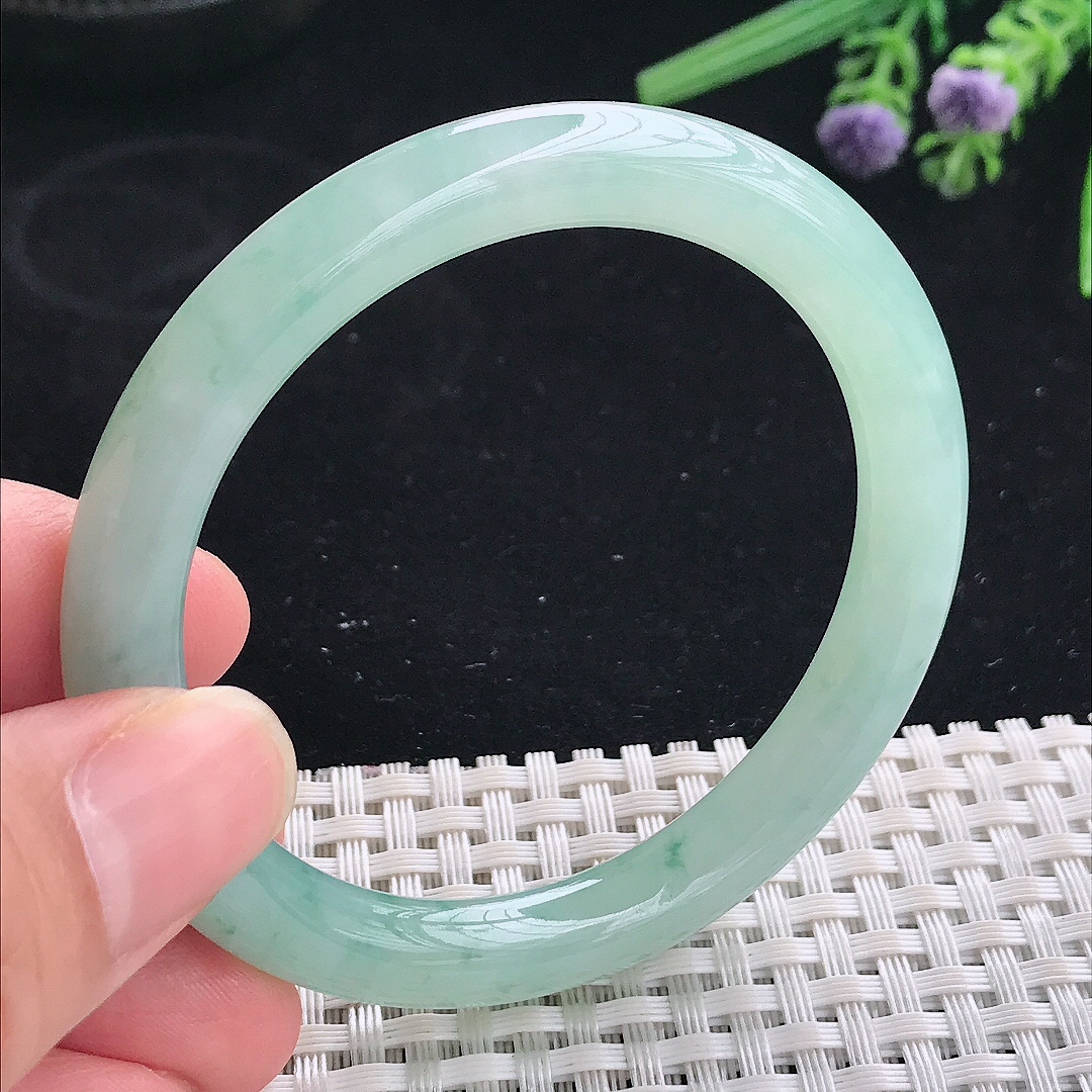 实拍A货翡翠53/8.3老坑冰胶水灵冰晴飘花圆条手镯宽边玉镯平安镯美人镯