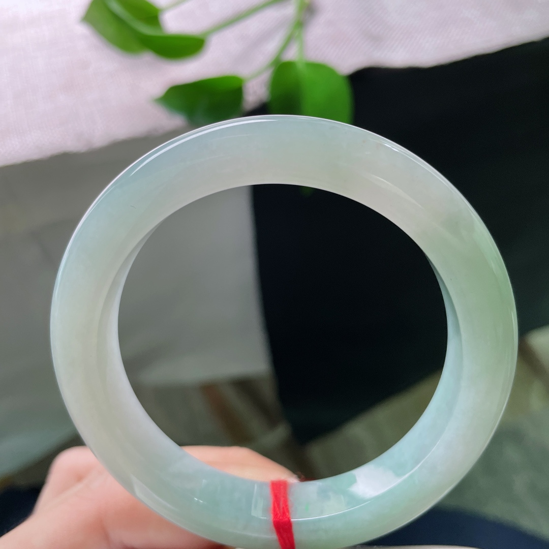 57.3/11.7/9.6绿底正圈，水润细腻，窄条，秀丽，色系甜美，优雅大方，ss48603a