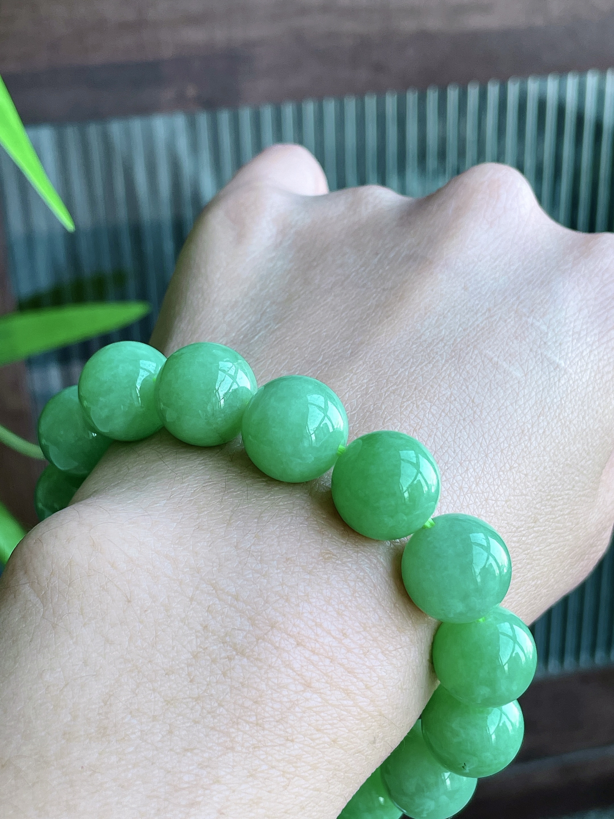 冰阳绿手串圆珠珠子手串
【说明】缅料 性价比高  
【尺寸】14mm..