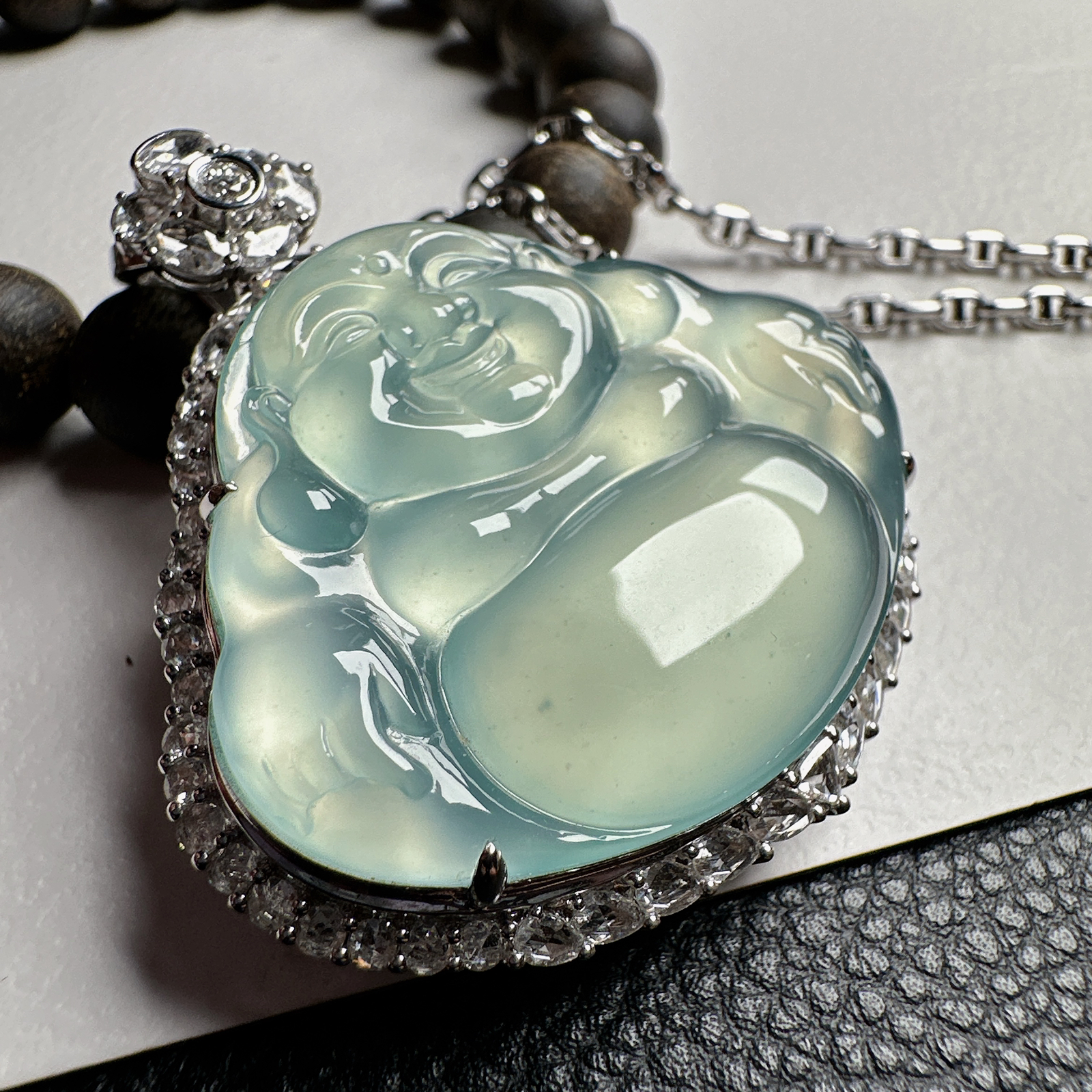 【冰种天空蓝佛】大尺寸，冰感动人，通透闪耀，光可鉴人，佳品推荐。收藏品质，18k金钻镶嵌，裸石尺寸3