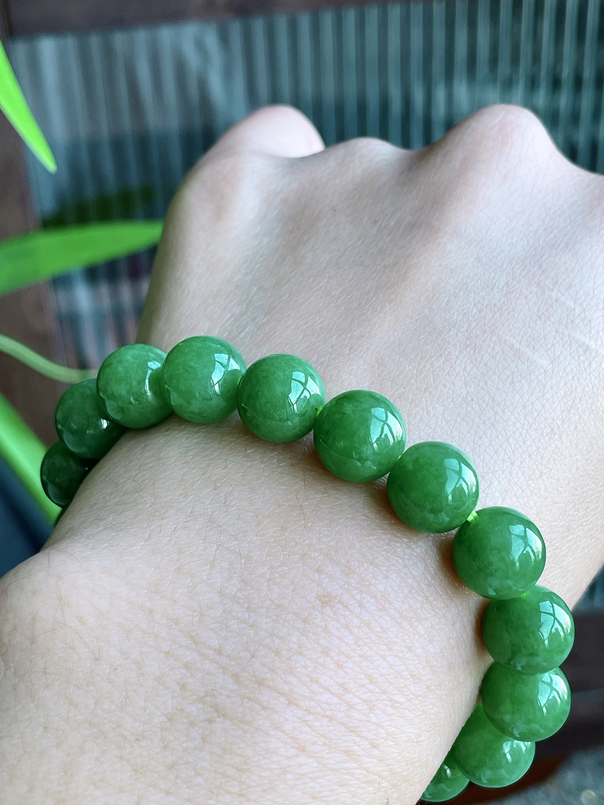 【珠子】冰晴绿手串圆珠珠子手串
【说明】缅料 性价比高  
【尺寸】10.8mm..