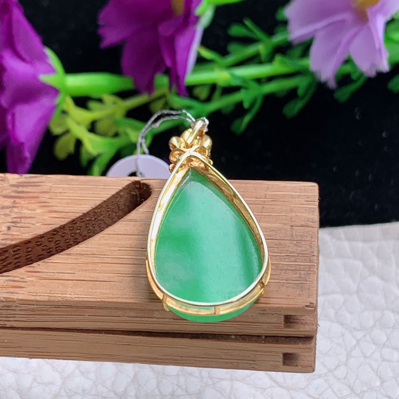 Xqa实拍33*15*4.3天然缅甸翡翠a货冰绿招财水滴玉吊坠 玉玉挂件