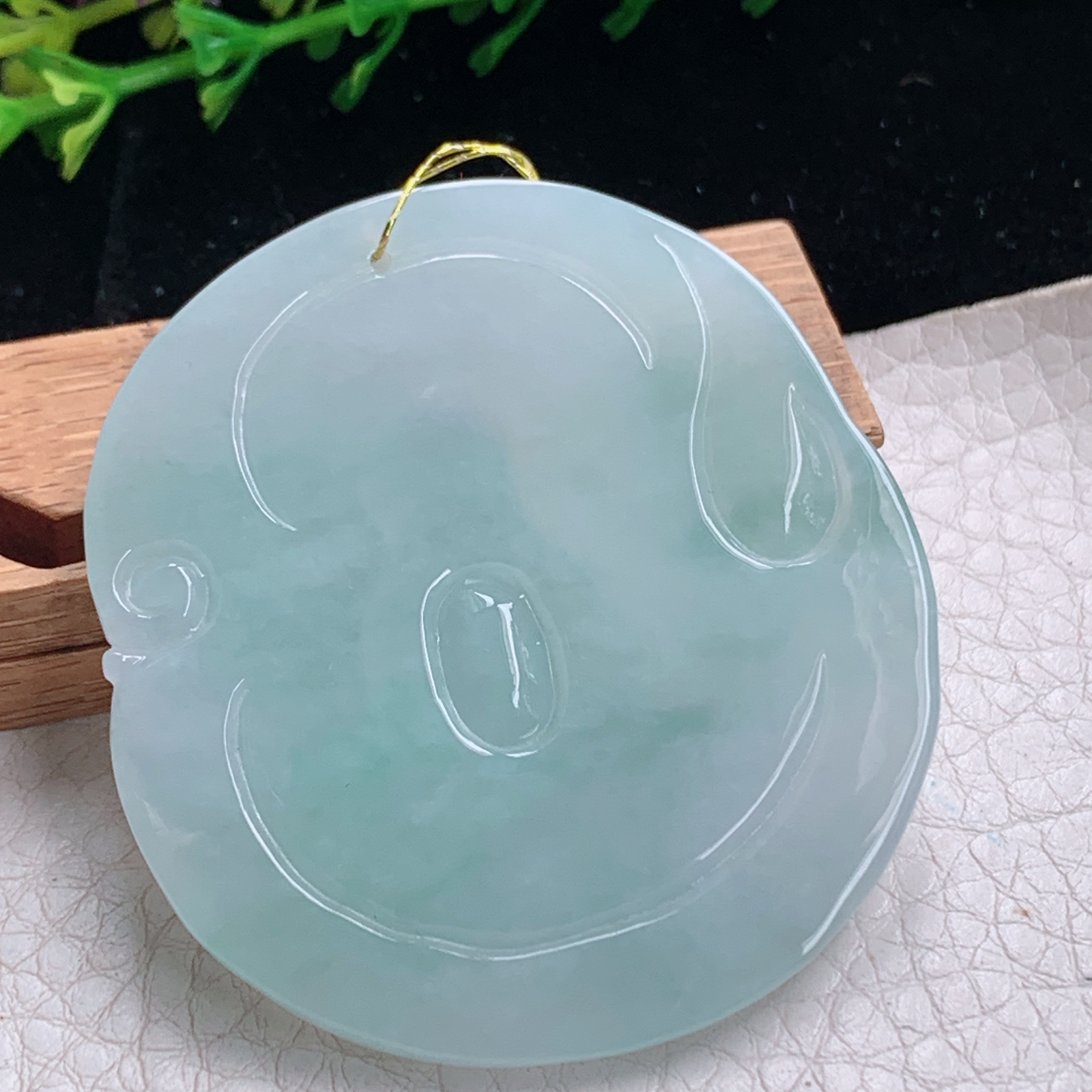 Xj实拍53.2*48.5*5.2天然缅甸翡翠a货淡绿观音菩萨吊坠 坐莲观音菩萨坠