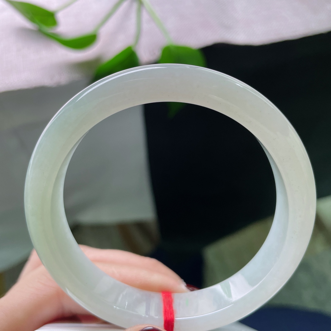 59/12.1/8.1，浅绿底正圈，大圈口，柔润细腻，种老，清雅