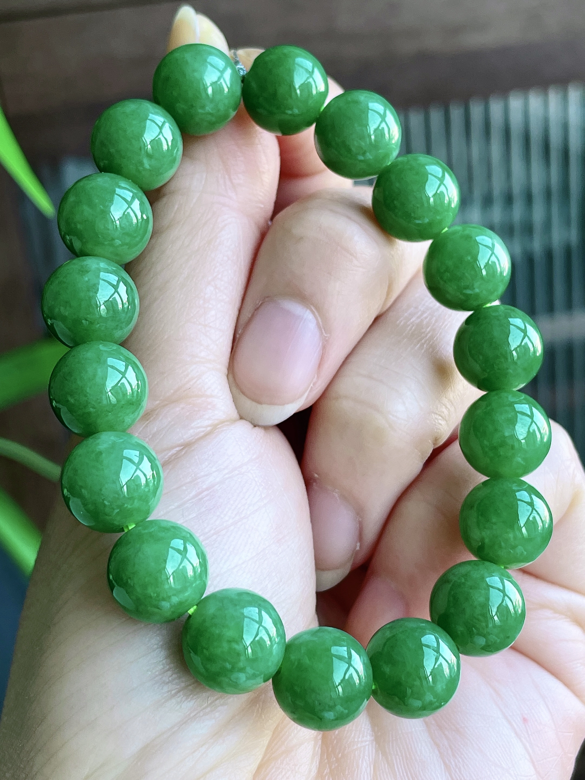 【珠子】冰晴绿手串圆珠珠子手串
【说明】缅料 性价比高  
【尺寸】10.8mm..
