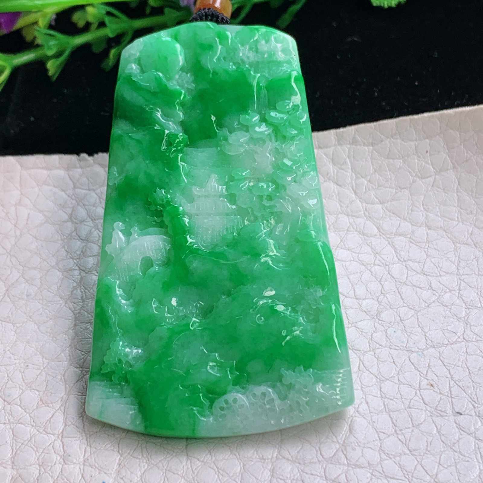 qxm实拍61.5*36*5.5天然缅甸翡翠a货辣绿山水牌 大好河山玉吊坠