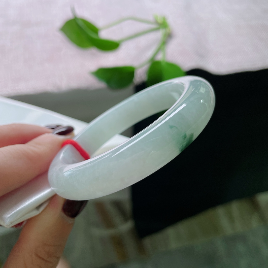 52/11.7/8.5飘花正圈，水润细腻，婉间生辉，一抹飘花