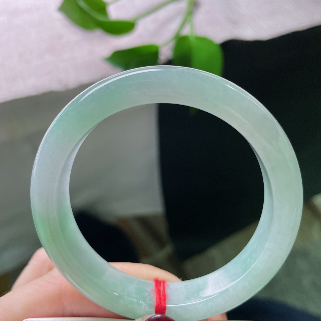 54.7/12.6/8.2，绿底正圈，甜美，不沉，不哑，亮汪汪的，像蓄着一盏青梅酿的光。，ss49137a