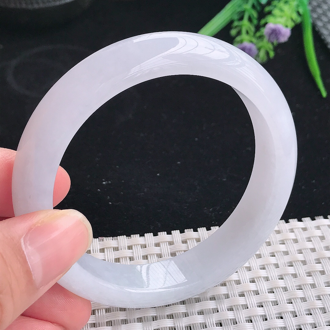 实拍A货翡翠57.5/13.4/8.5老坑秀气冰润月光白手镯宽边玉镯平安镯美人镯