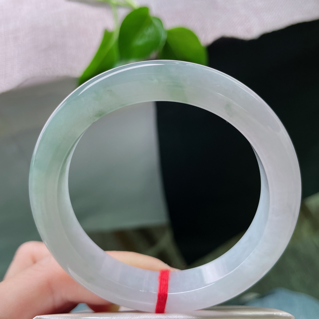 55.8/12.3/8.8，淡绿淡紫正圈，质地莹润通透，百搭款，简约大方，ss48104a