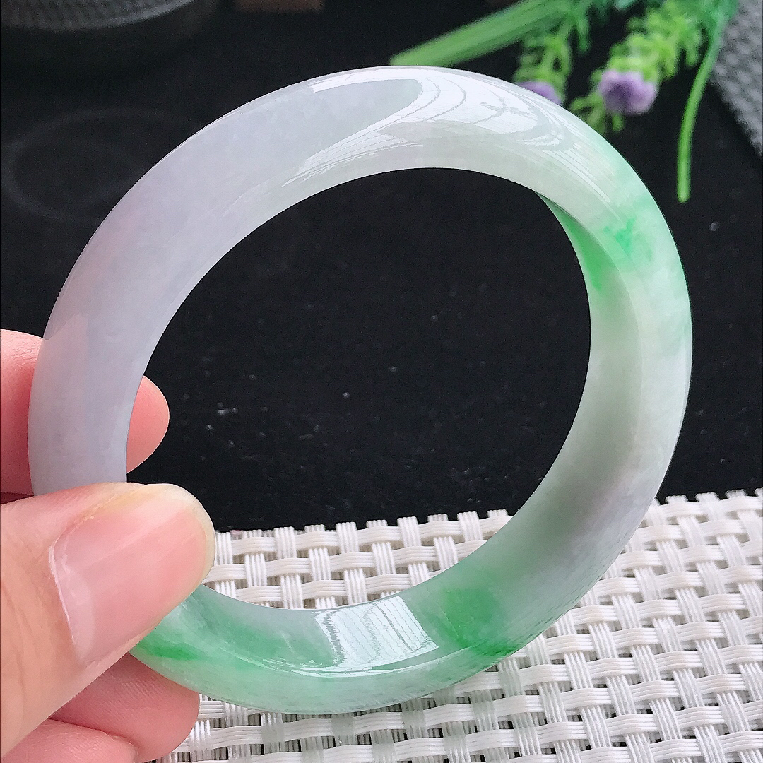 实拍A货翡翠57.8/14/8.7老坑冰润起胶飘阳绿手镯宽边玉镯平安镯美人镯