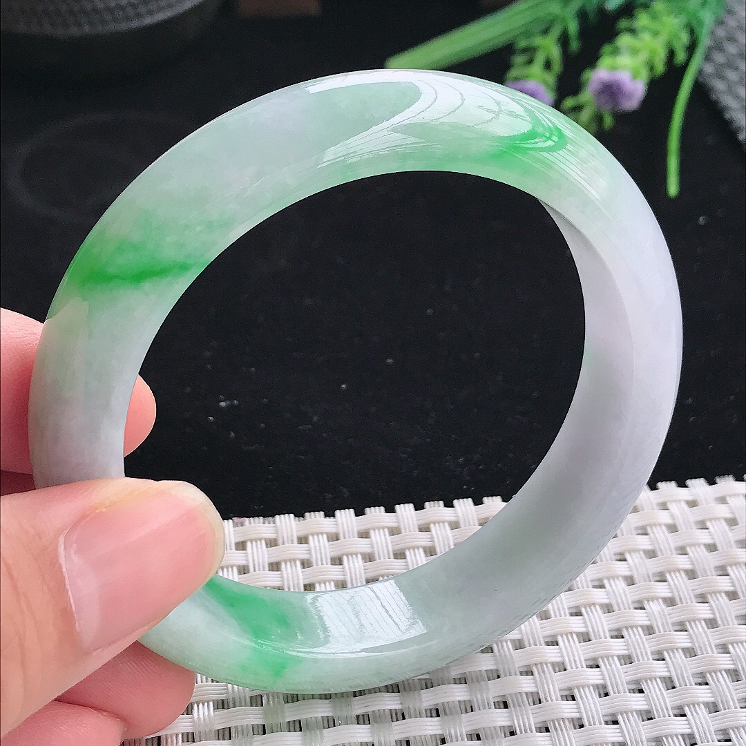 实拍A货翡翠57.8/14/8.7老坑冰润起胶飘阳绿手镯宽边玉镯平安镯美人镯