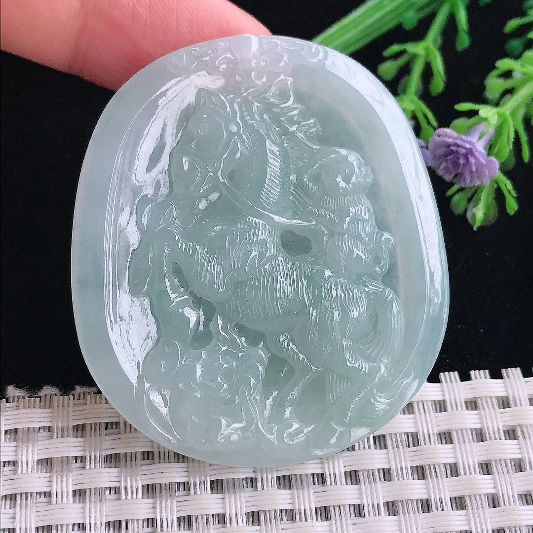 实拍A货翡翠52.3/46/5.3老坑秀气冰胶冰晴马上封侯吊坠翡翠玉牌挂件