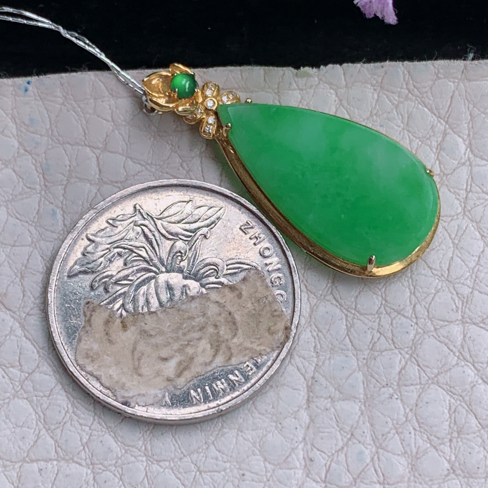 Xqa实拍33*15*4.3天然缅甸翡翠a货冰绿招财水滴玉吊坠 玉玉挂件