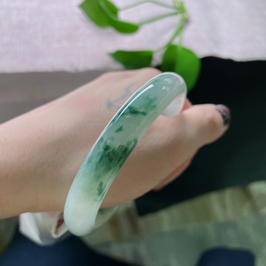 57.4/10.5/7.3，飘花正圈，花是飘的，梦是活的，浮生如梦。，ss49418a