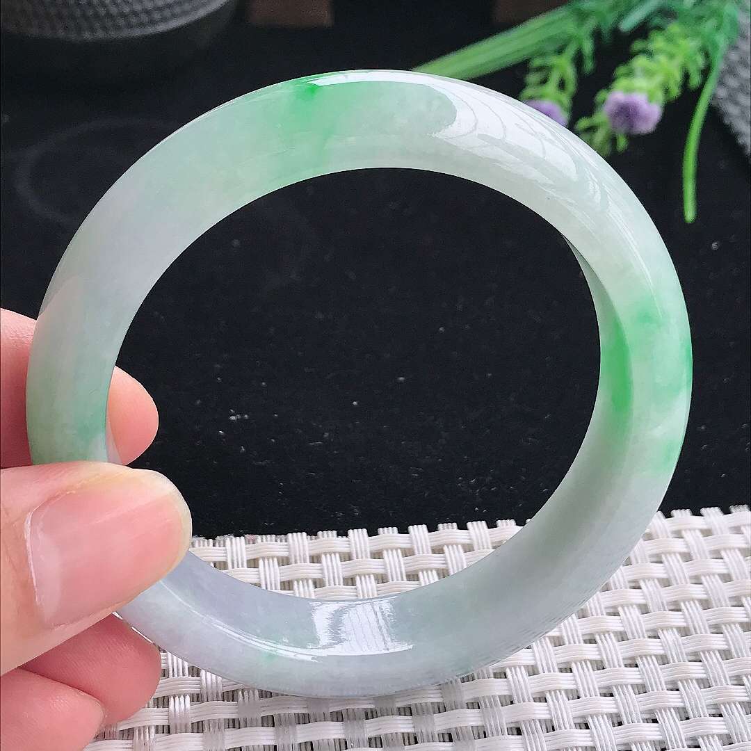 实拍A货翡翠57.8/14/8.7老坑冰润起胶飘阳绿手镯宽边玉镯平安镯美人镯