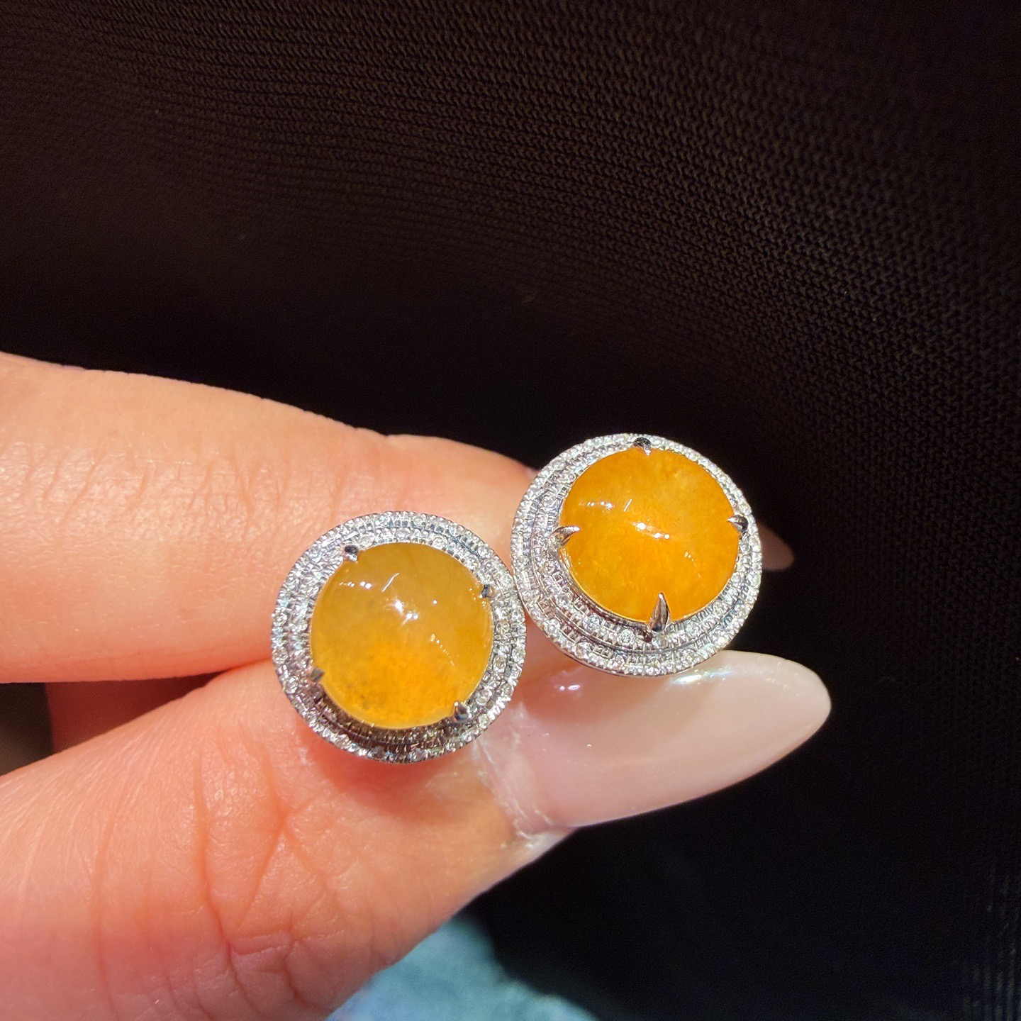 ️ 天然翡翠A货 
黄翡蛋面耳钉
18k金钻石镶嵌