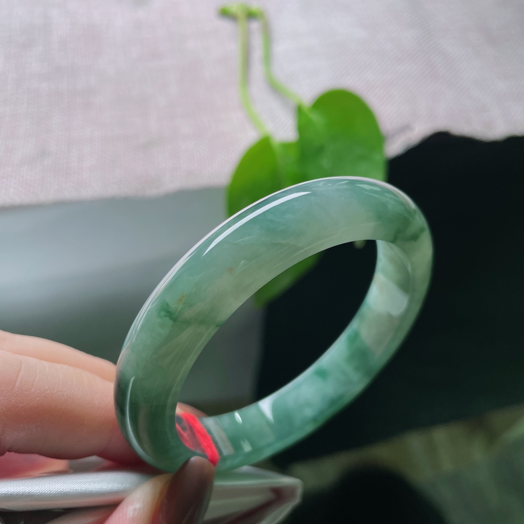 54/11.9/8.2，油青正圈，颜色深浅不一，别有一番风味，水头好，种老，皮纹，ss48884a