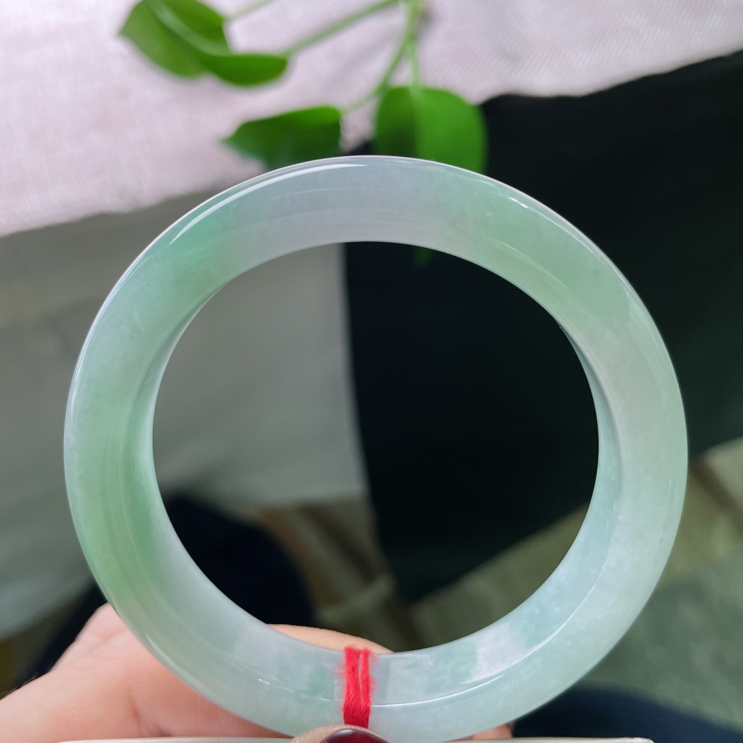 54.7/12.6/8.2，绿底正圈，甜美，不沉，不哑，亮汪汪的，像蓄着一盏青梅酿的光。，ss49137a