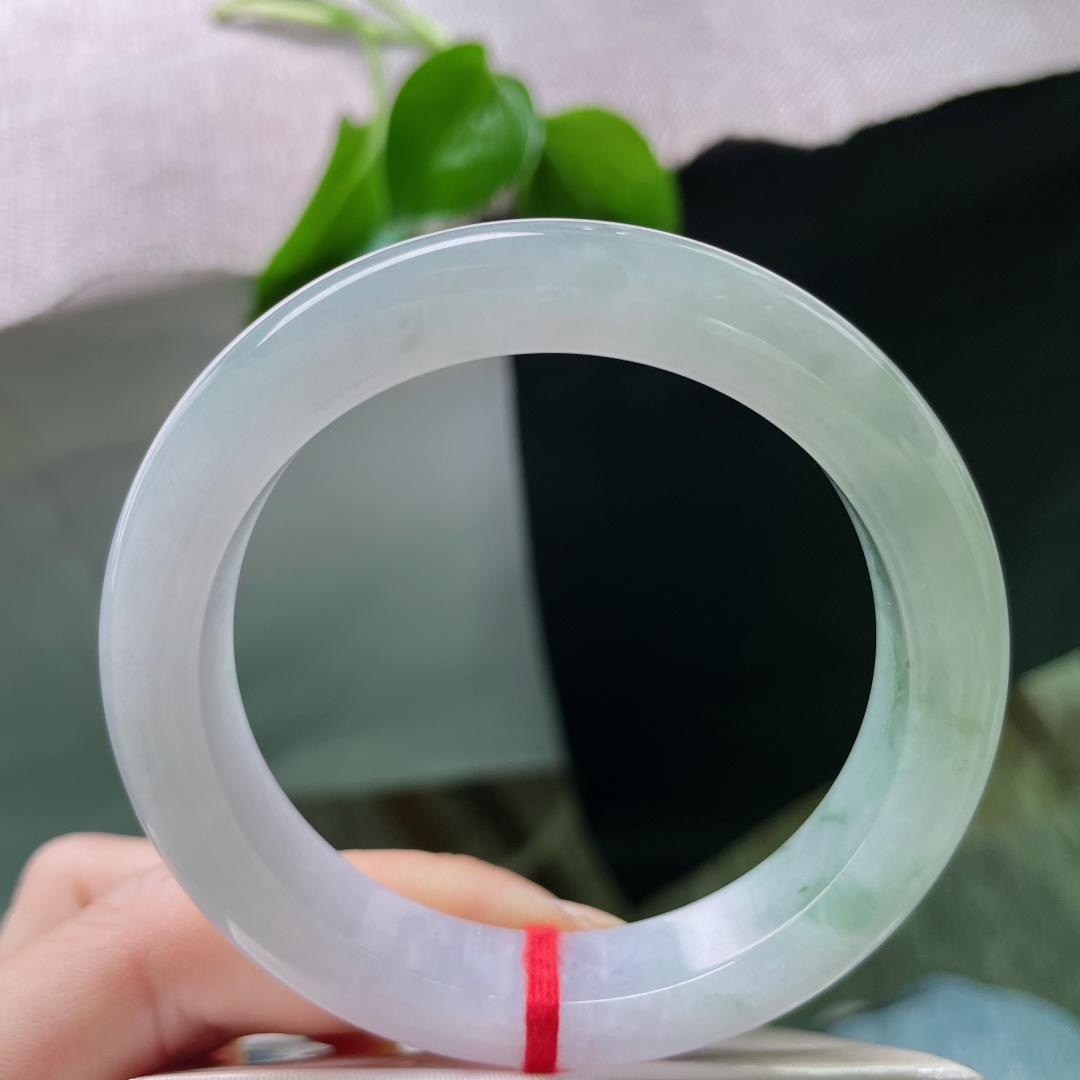 55.8/12.3/8.8，淡绿淡紫正圈，质地莹润通透，百搭款，简约大方，ss48104a