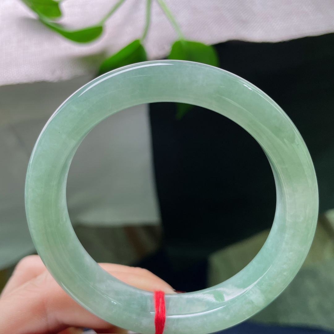 56.6/12.1/8.7，湖水绿正圈，水头好，青烟袅袅，绿水浮光的意境感，唯美