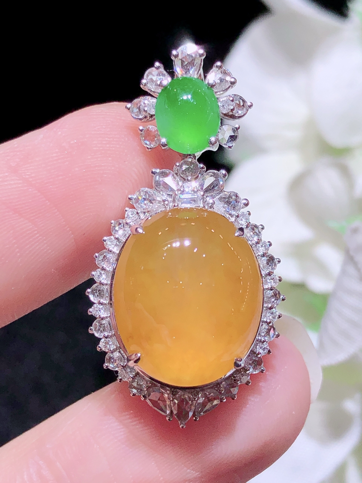 18K金镶  蜜糖黄蛋面吊坠 水润色艳 品相饱满