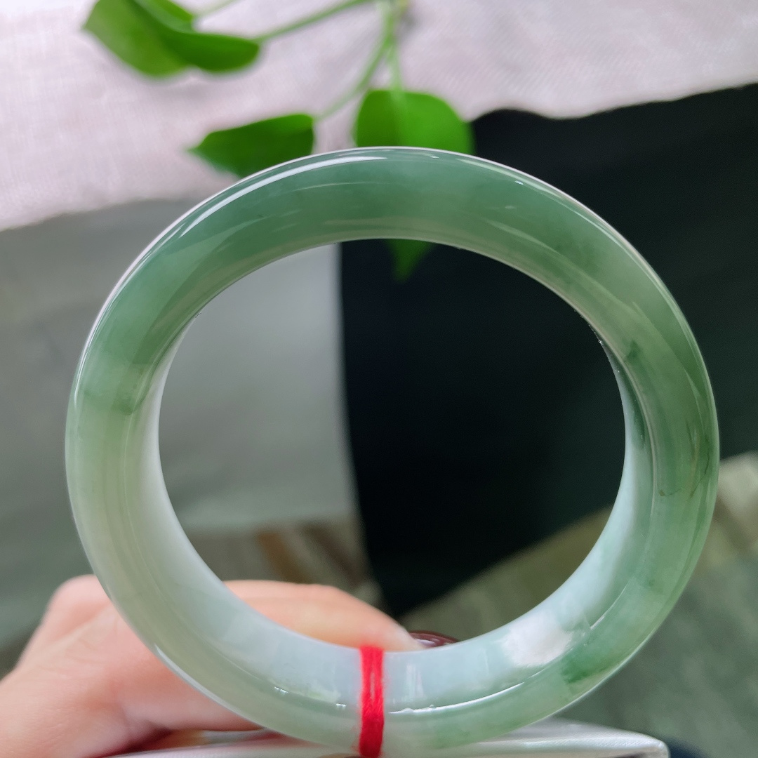 54.6/12.8/8，油青正圈，油润细腻，一段灰青，如江南雨后未散的雾，皮纹，ss49302a