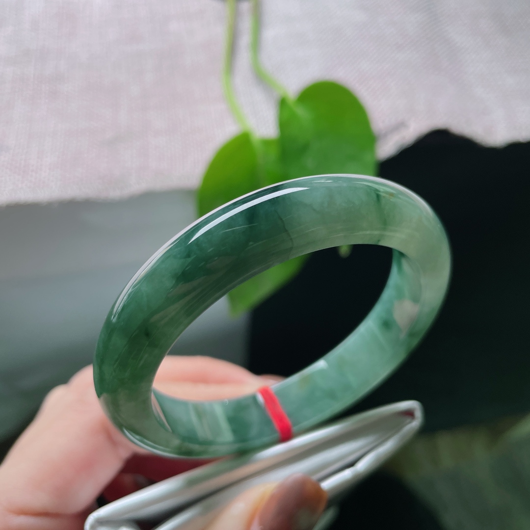 54/11.9/8.2，油青正圈，颜色深浅不一，别有一番风味，水头好，种老，皮纹，ss48884a