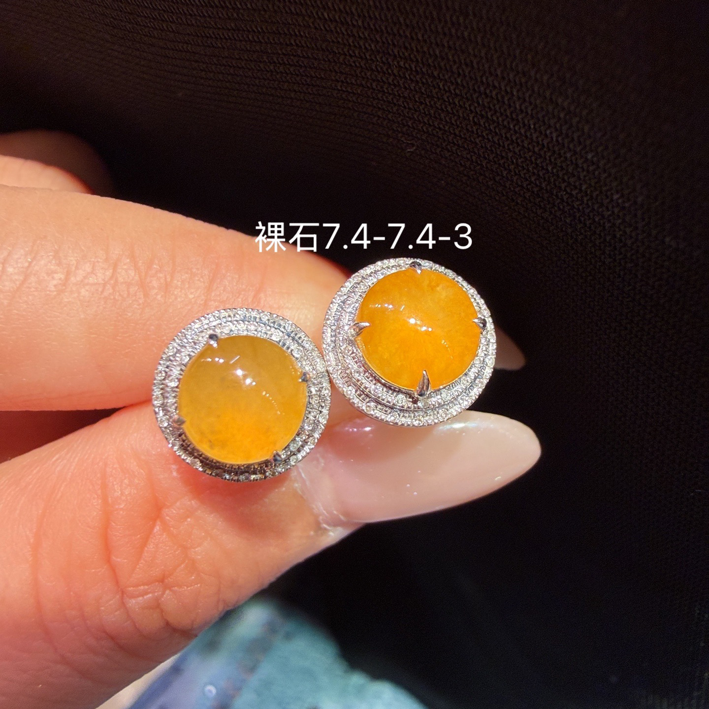 ️ 天然翡翠A货 
黄翡蛋面耳钉
18k金钻石镶嵌