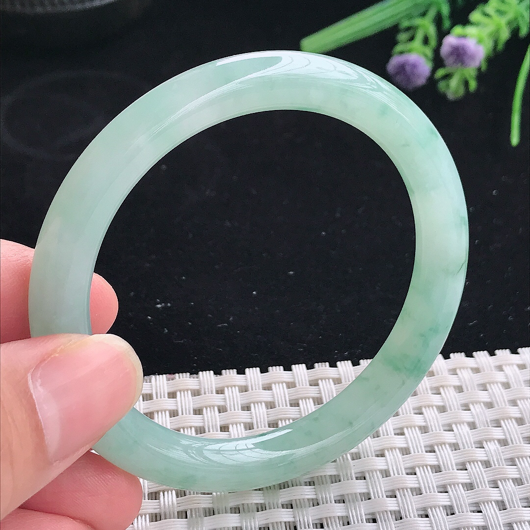 实拍A货翡翠53/8.3老坑冰胶水灵冰晴飘花圆条手镯宽边玉镯平安镯美人镯