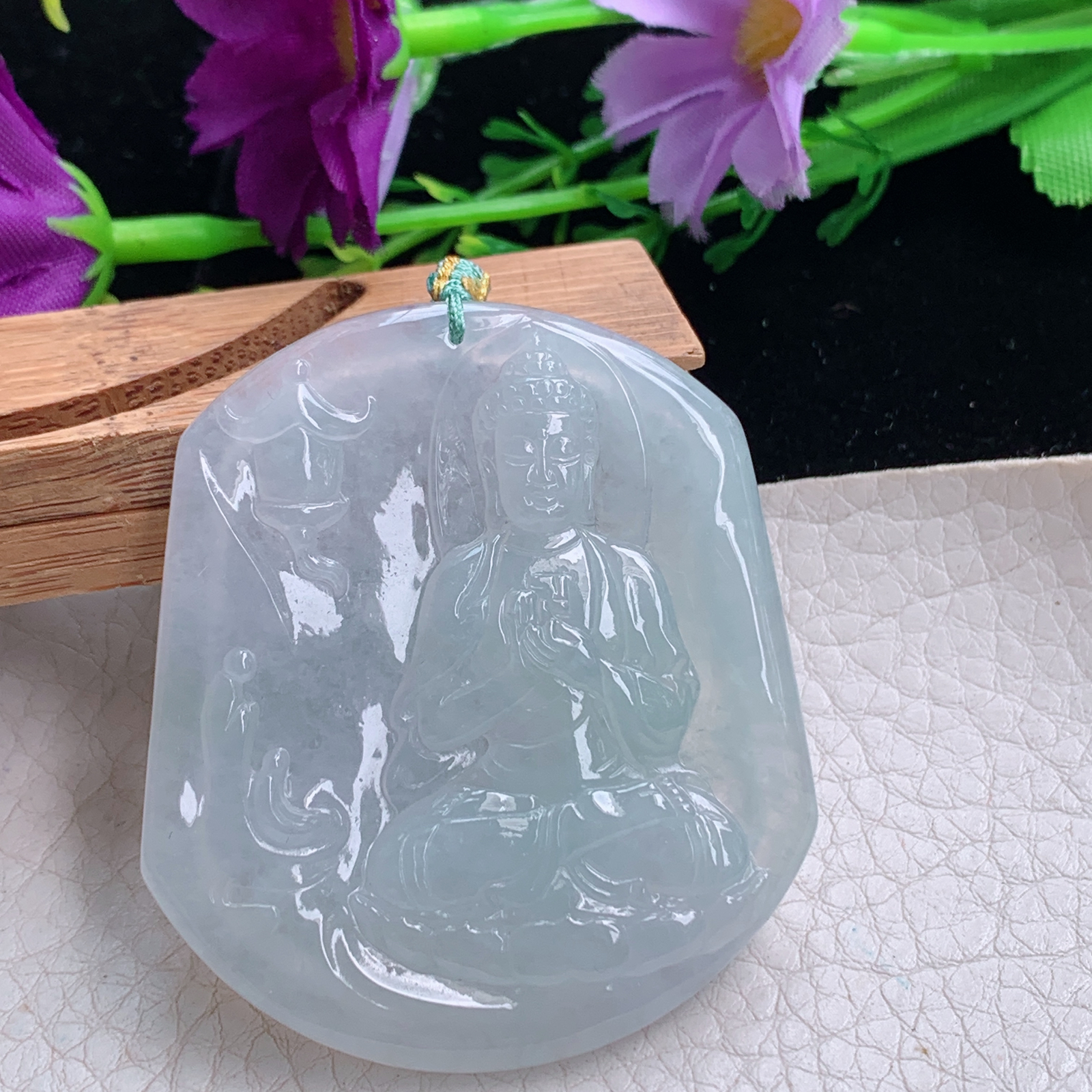 yn实拍52.6*46.3*5.3天然缅甸翡翠a货冰纯大日如来 普度众生玉吊坠