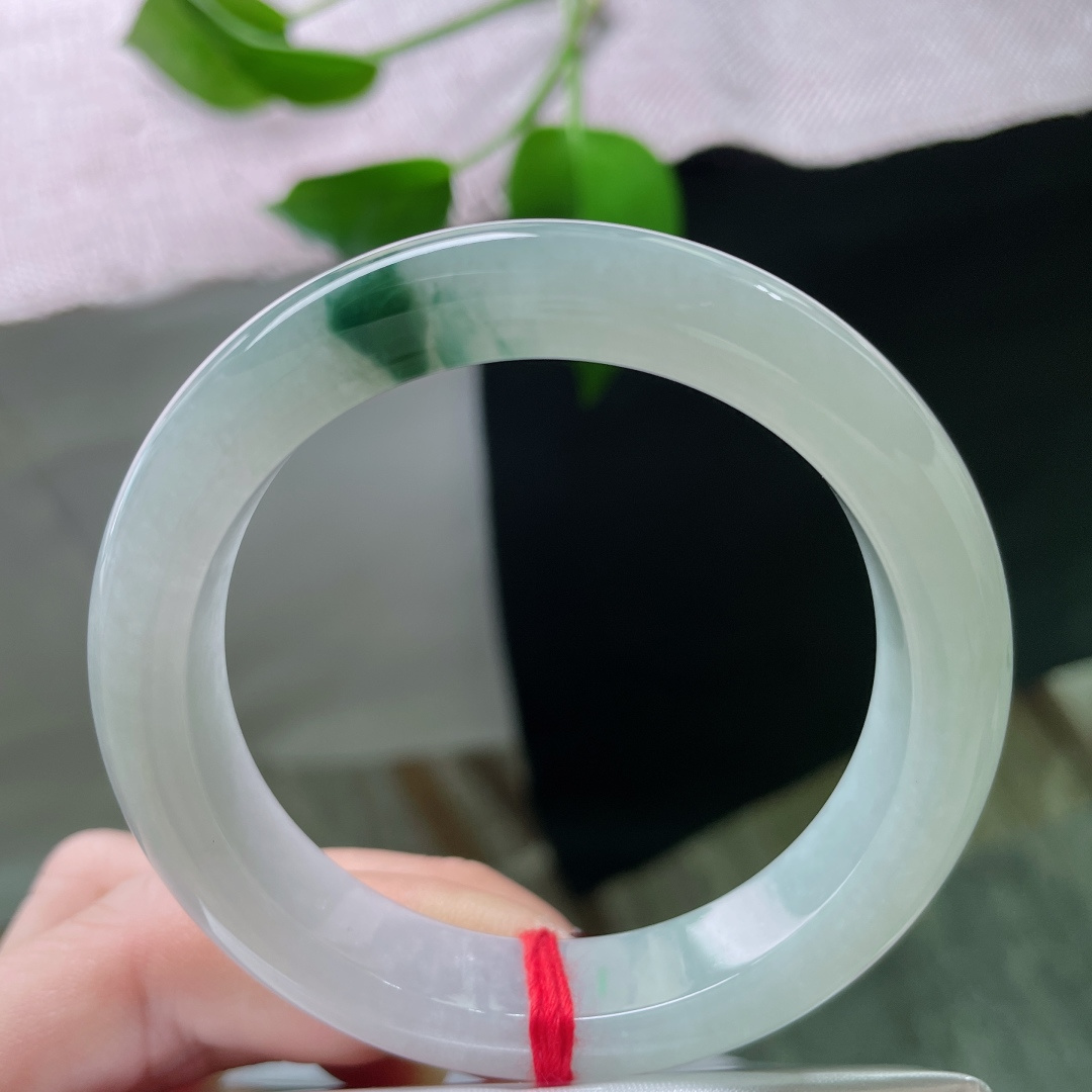 52/11.7/8.5飘花正圈，水润细腻，婉间生辉，一抹飘花