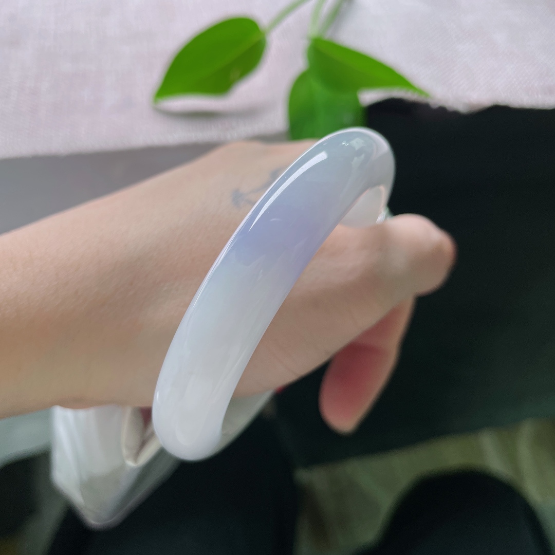 56.7/11.9/8.5，紫罗兰正圈，水润细腻，种老，一镯承三代，温润抵岁月。杂棉，ss49792a