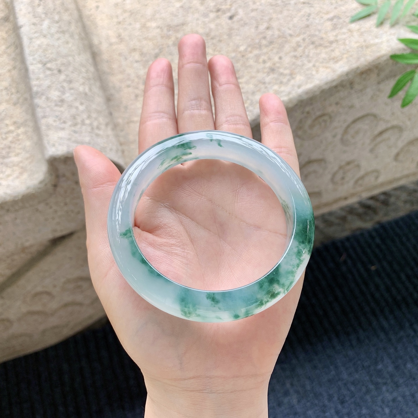 正圈59 60 【圈口】60/13.4/9.7 【编码】BK041138 【描述】冰飘花，清透，水润