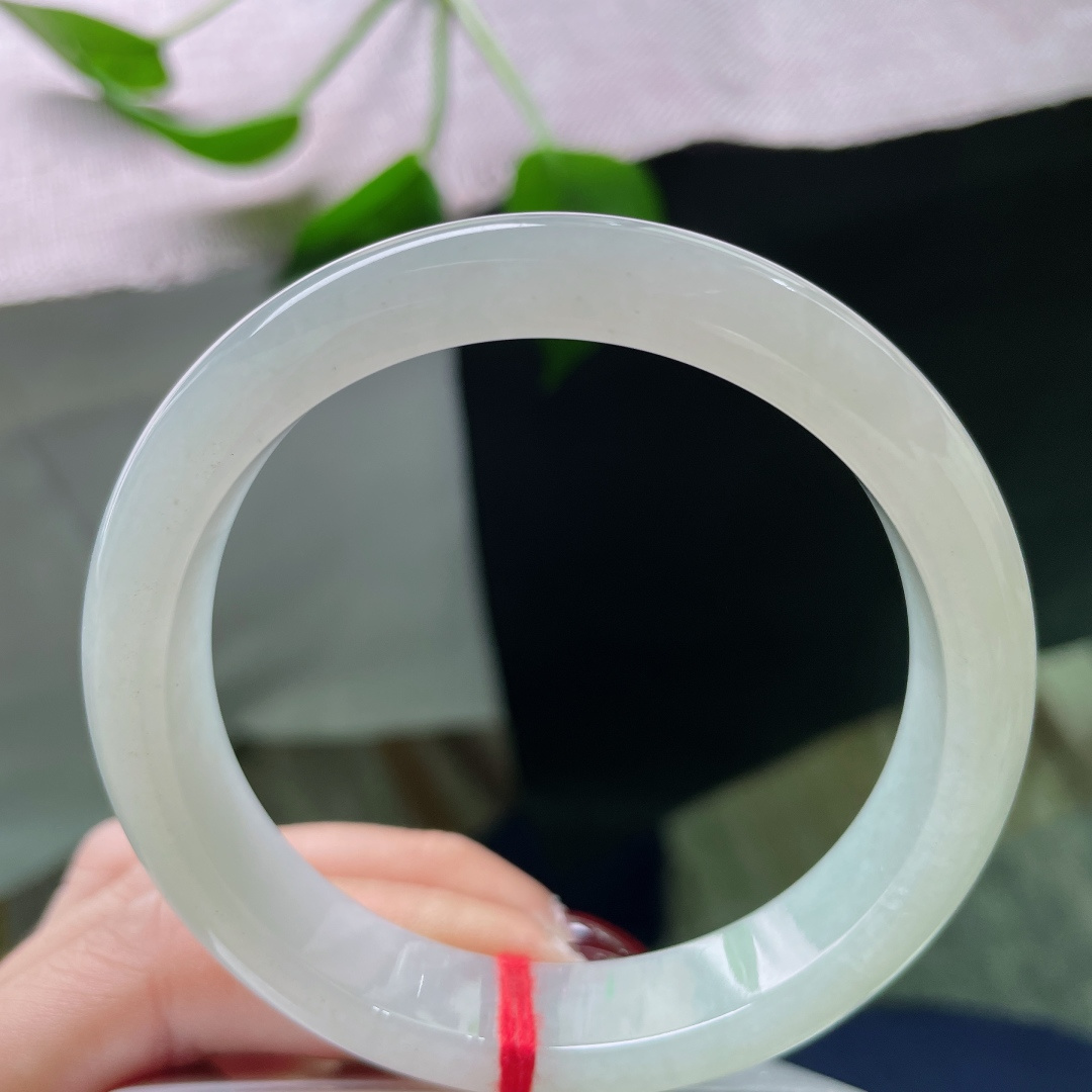 59/12.1/8.1，浅绿底正圈，大圈口，柔润细腻，种老，清雅