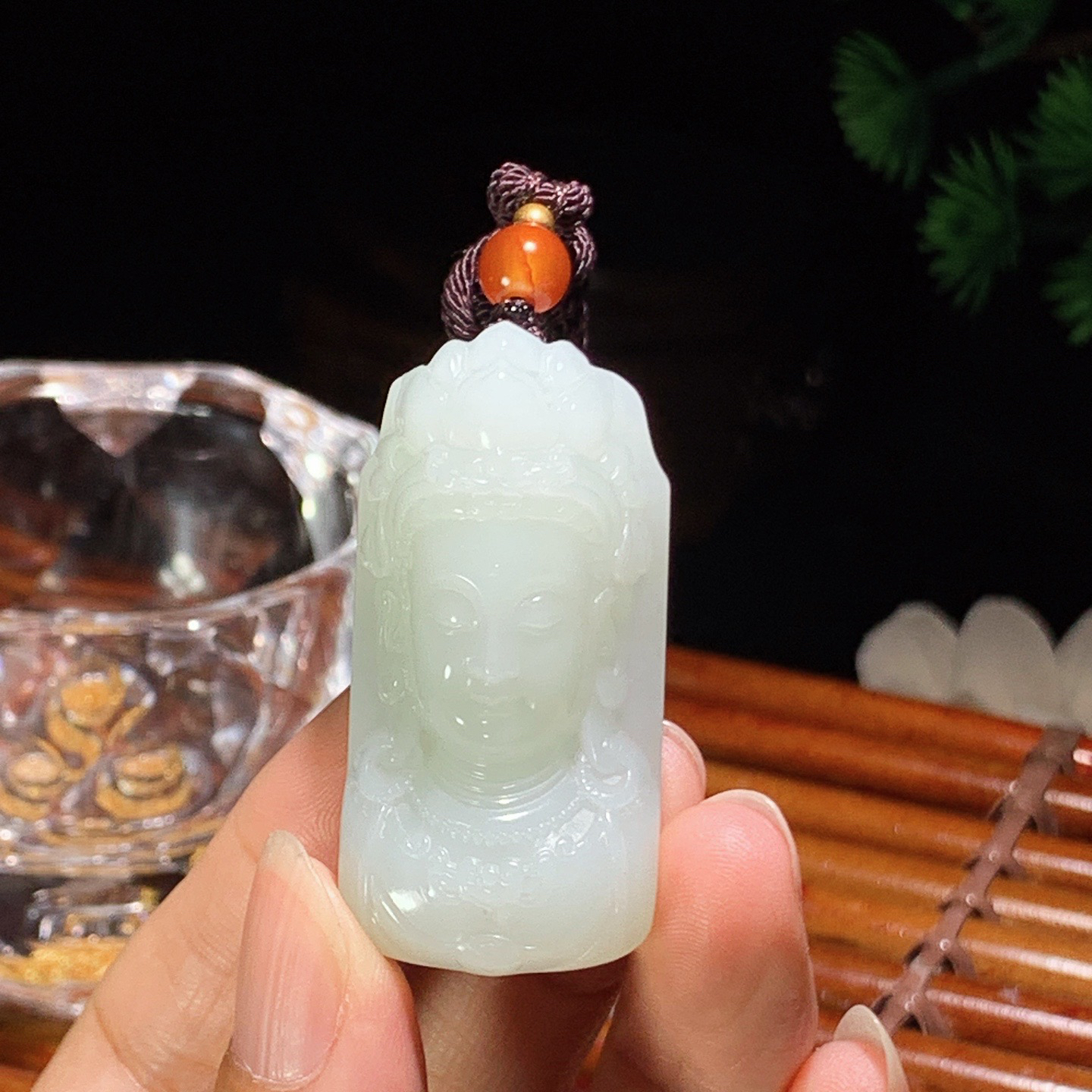 新疆和田玉白玉观音头挂件 尺寸43/21/18重32.5克 玉质细腻油润 底色纯净 脂粉好，品质好。lt260410