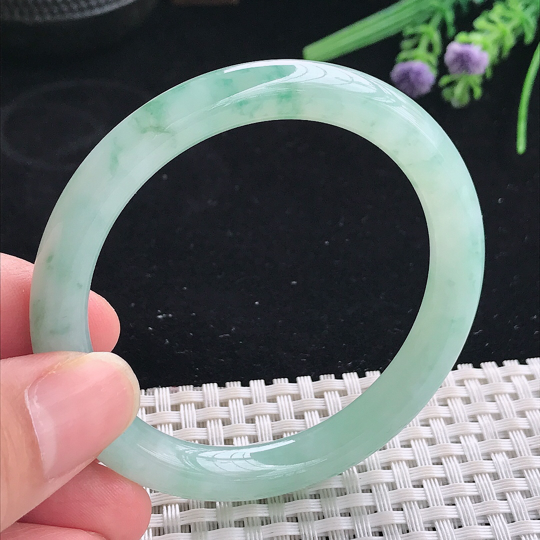 实拍A货翡翠53/8.3老坑冰胶水灵冰晴飘花圆条手镯宽边玉镯平安镯美人镯