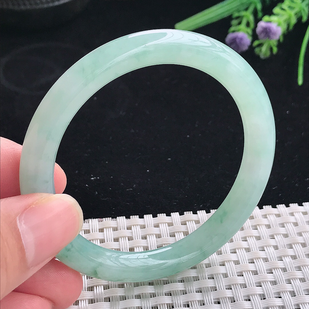 实拍A货翡翠53/8.3老坑冰胶水灵冰晴飘花圆条手镯宽边玉镯平安镯美人镯