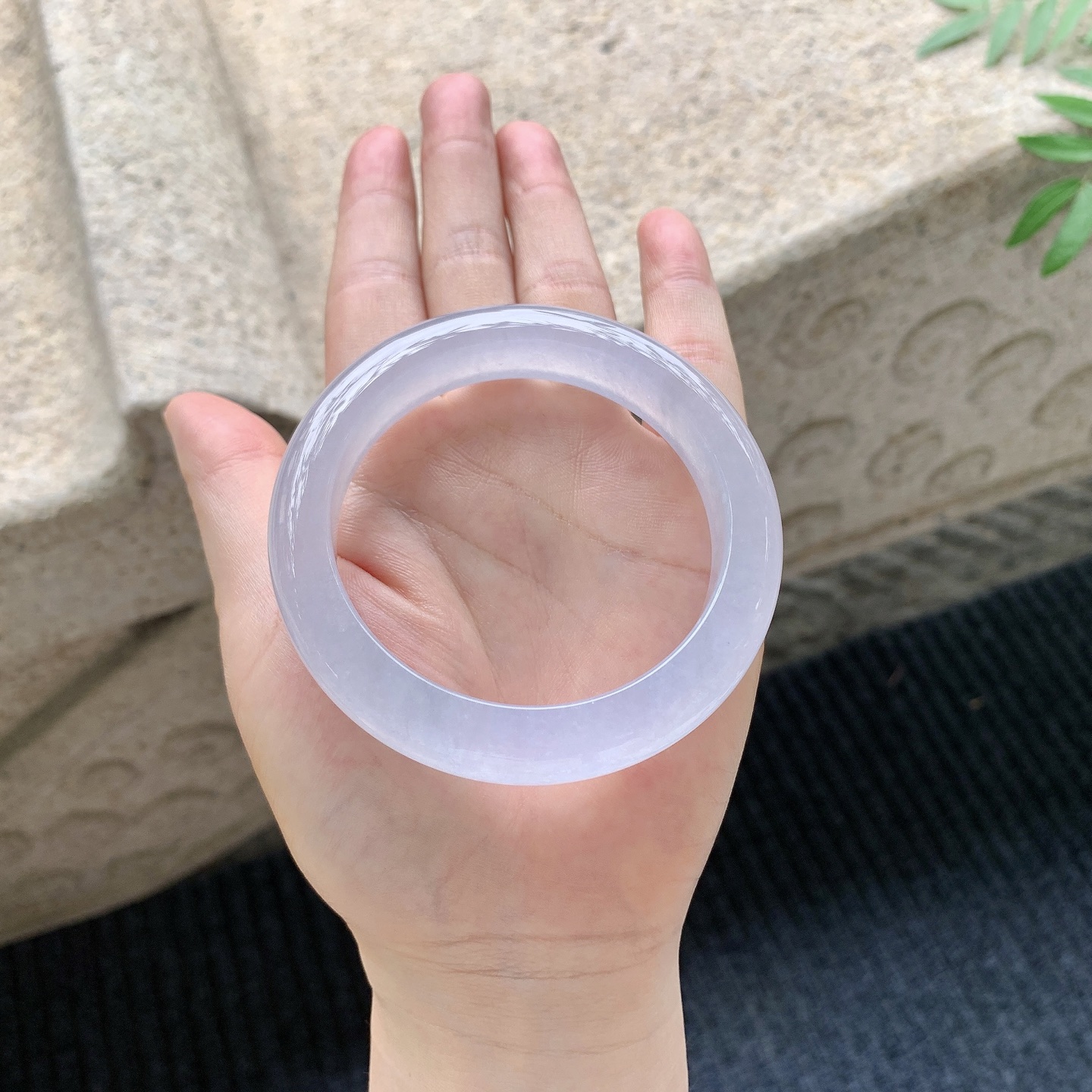 正圈55 56【圈口】56.6/12.3/9.5【编码】LH041144【描述】冰种粉紫底，清透，水