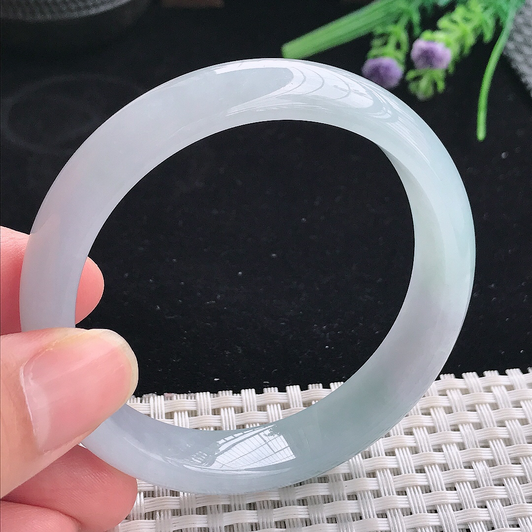 实拍A货翡翠56.8/13.2/7.5老坑冰胶果冻天空蓝手镯宽边玉镯平安镯美人镯