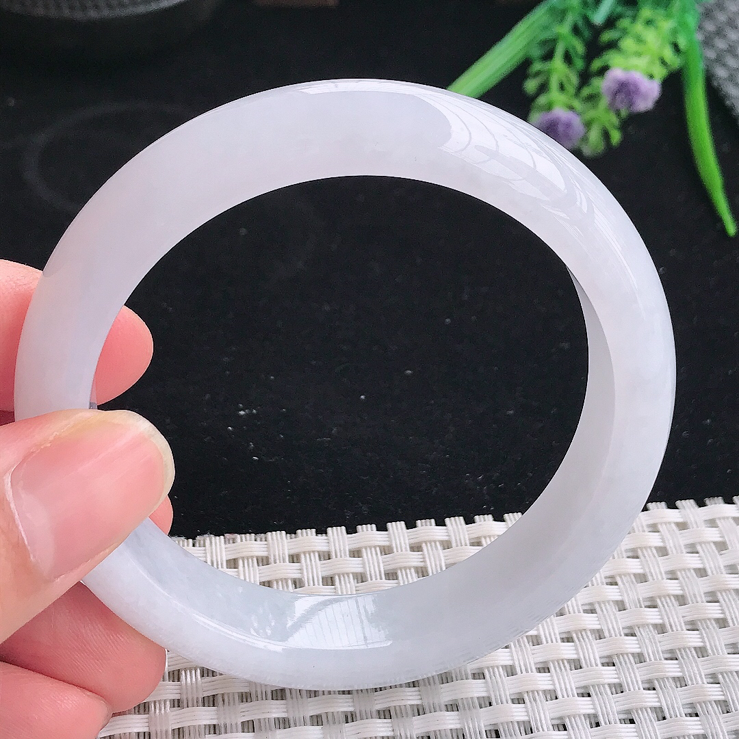 实拍A货翡翠57.5/13.4/8.5老坑秀气冰润月光白手镯宽边玉镯平安镯美人镯