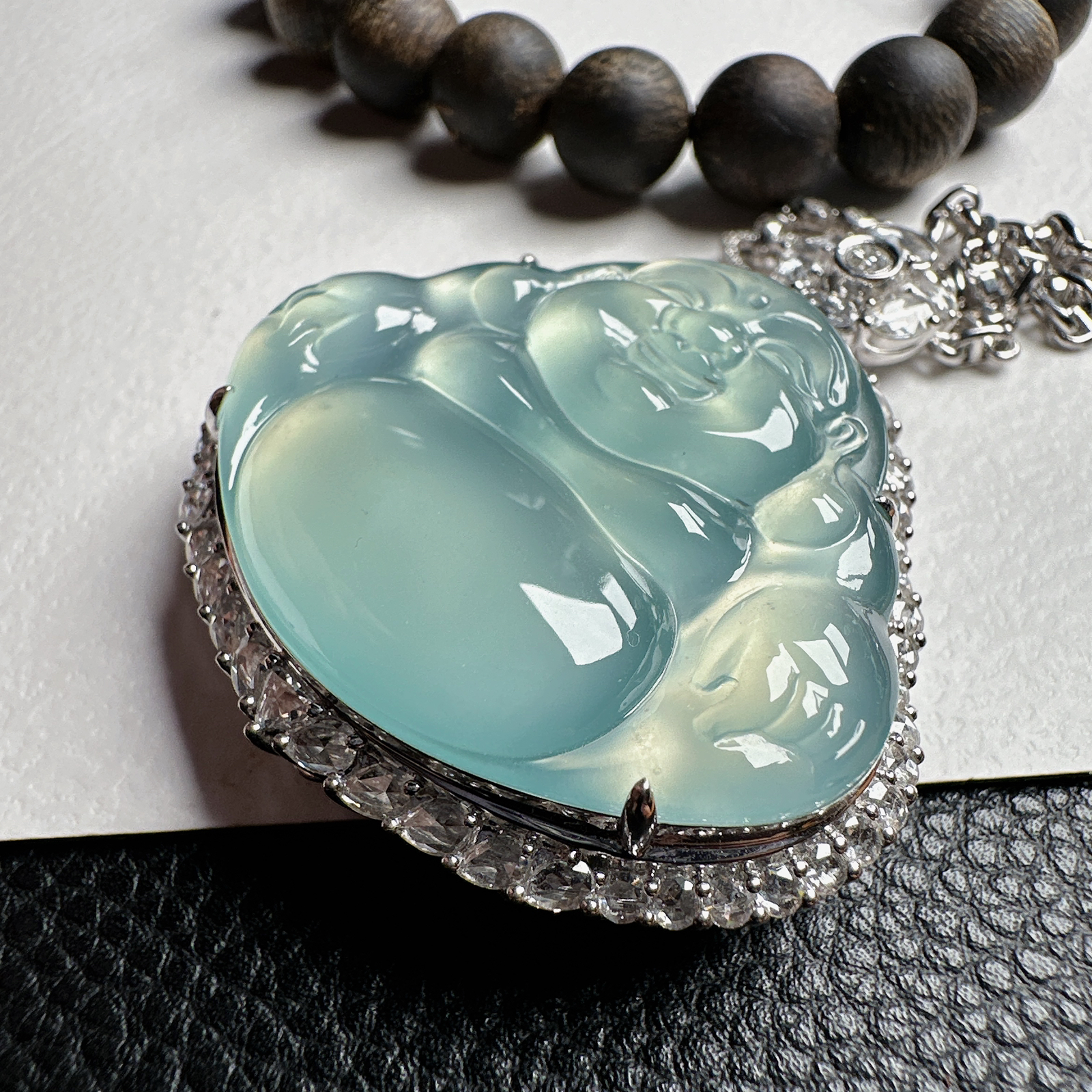 【冰种天空蓝佛】大尺寸，冰感动人，通透闪耀，光可鉴人，佳品推荐。收藏品质，18k金钻镶嵌，裸石尺寸38.6*32.7*4.5毫米