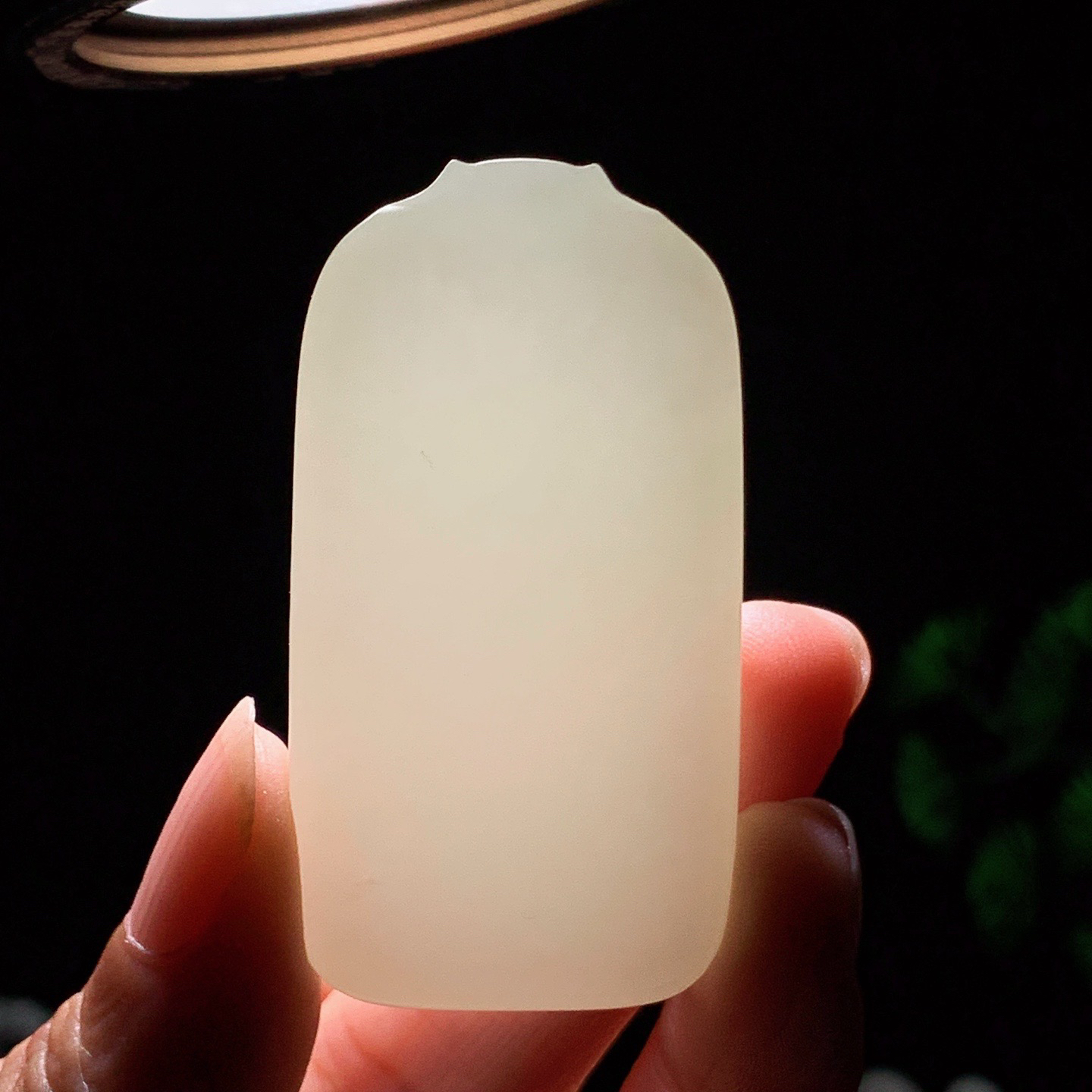 新疆和田玉白玉平安无事牌挂件 尺寸52/28/10重36.5克 玉质细腻油润 底色纯净 脂粉好，品质好。lt260410