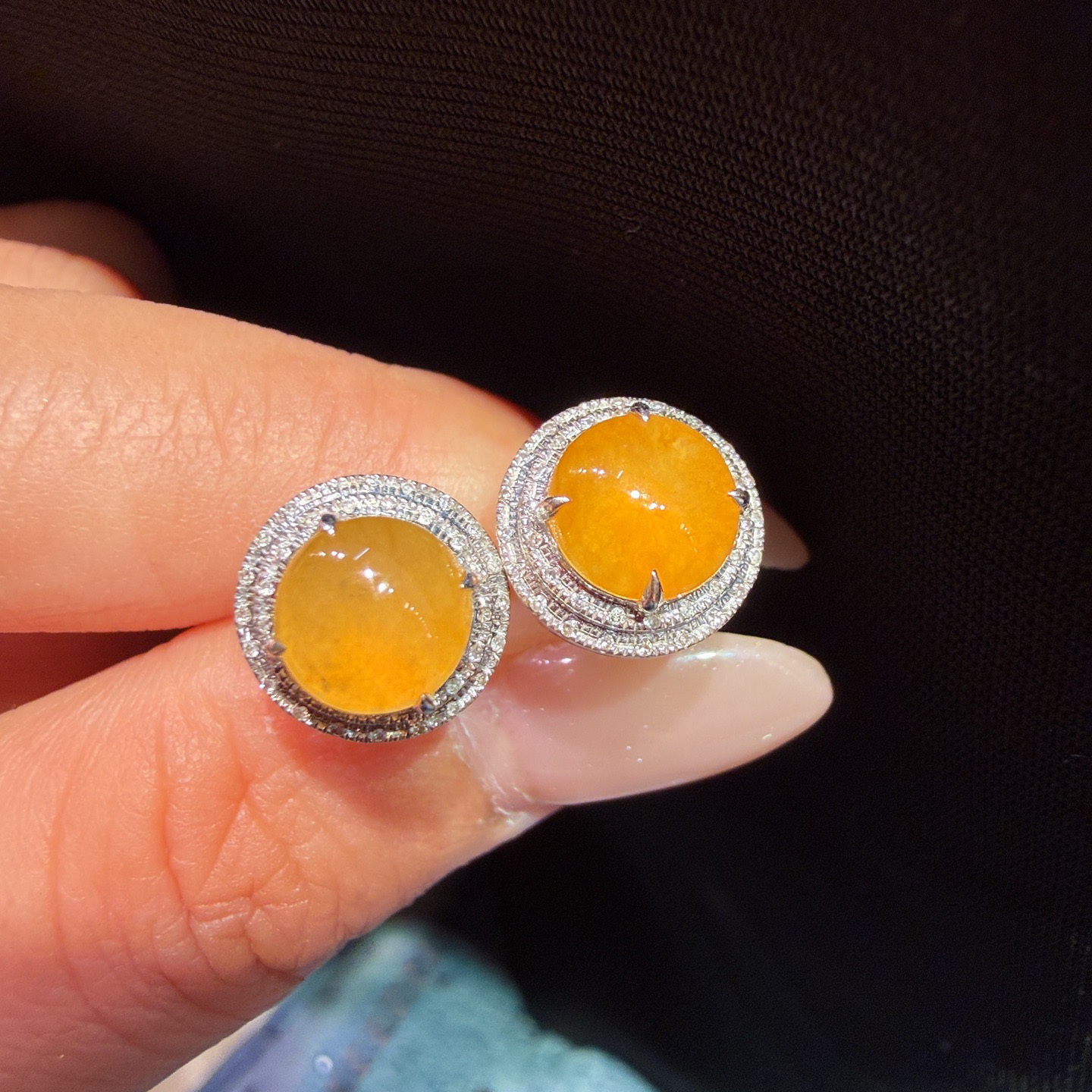 ️ 天然翡翠A货 
黄翡蛋面耳钉
18k金钻石镶嵌