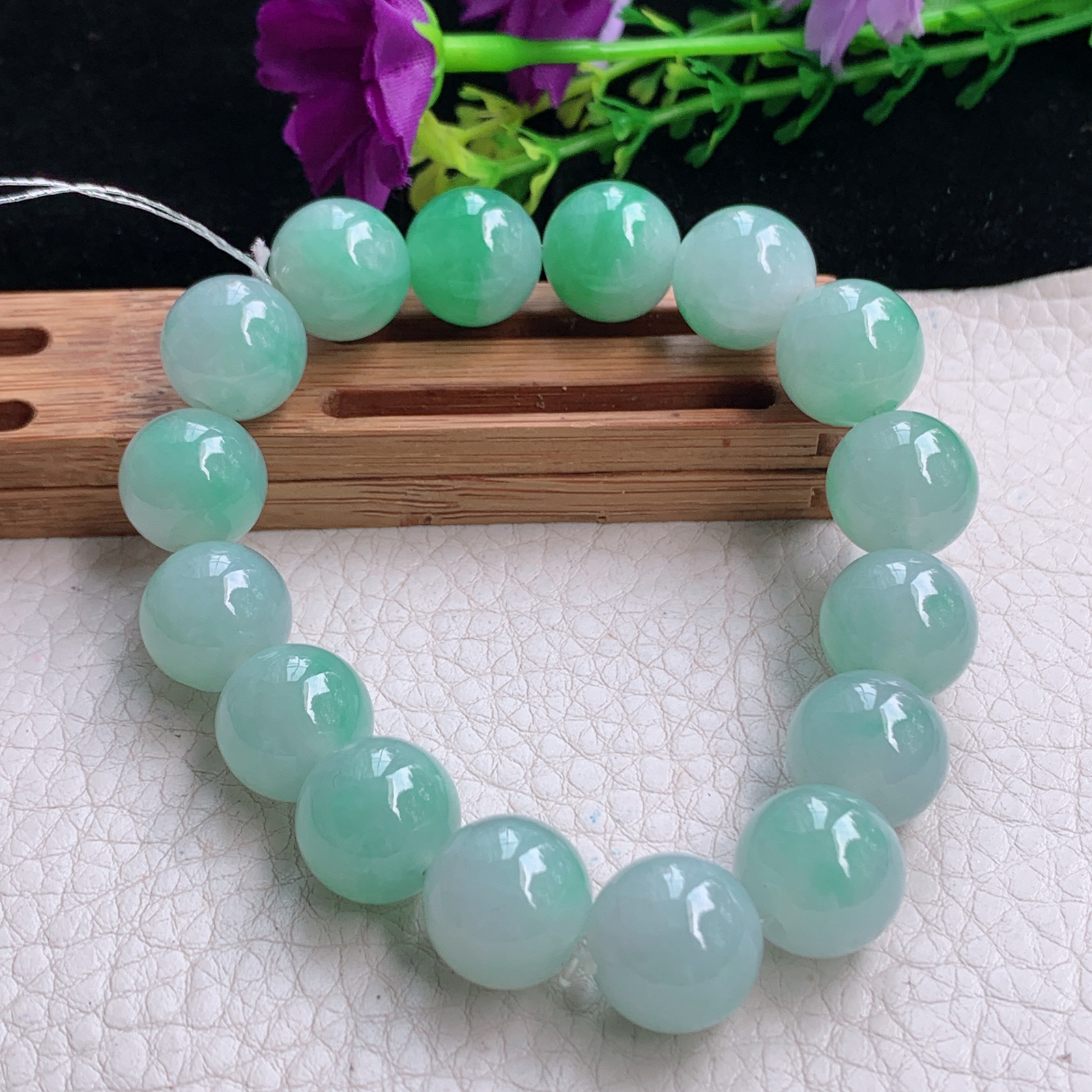 qxm天然缅甸翡翠a货水润清爽飘绿13mm圆珠玉手链 玉手串 共16颗