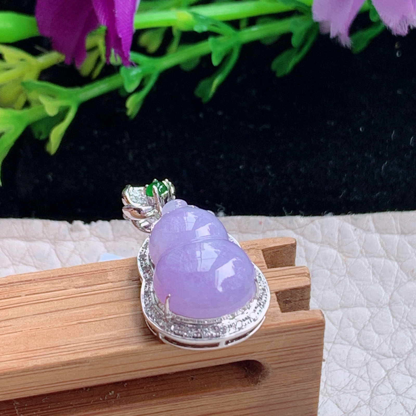 Xqa实拍23.8*12.5*7.2天然缅甸翡翠a货冰粉紫饱满葫芦玉吊坠