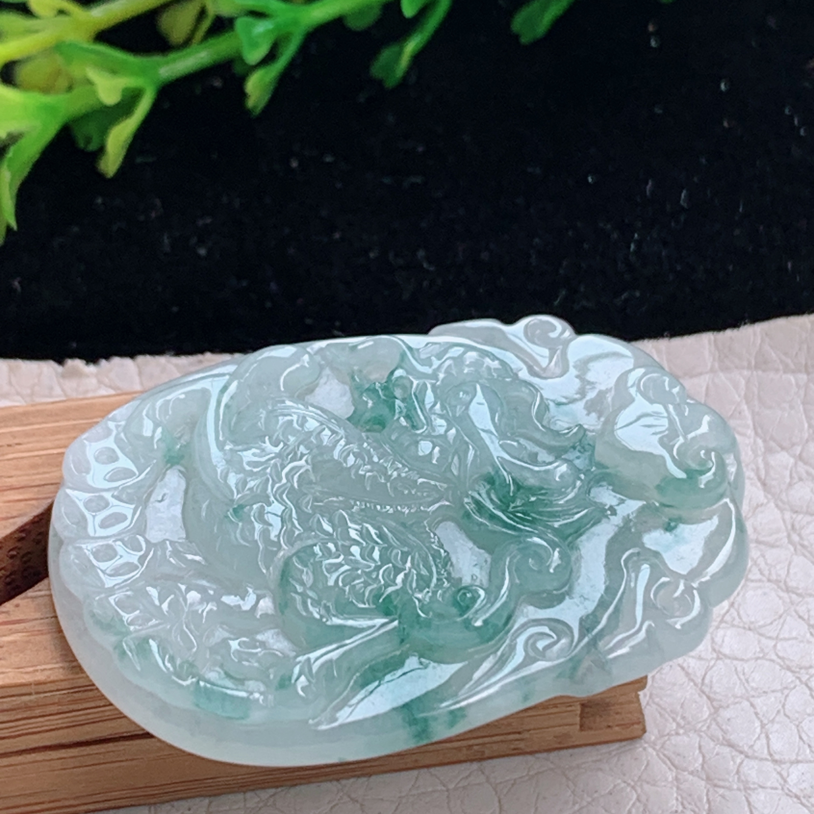 yn实拍39.8*29.2*5天然缅甸翡翠a货冰飘花生意兴隆 龙牌玉吊坠