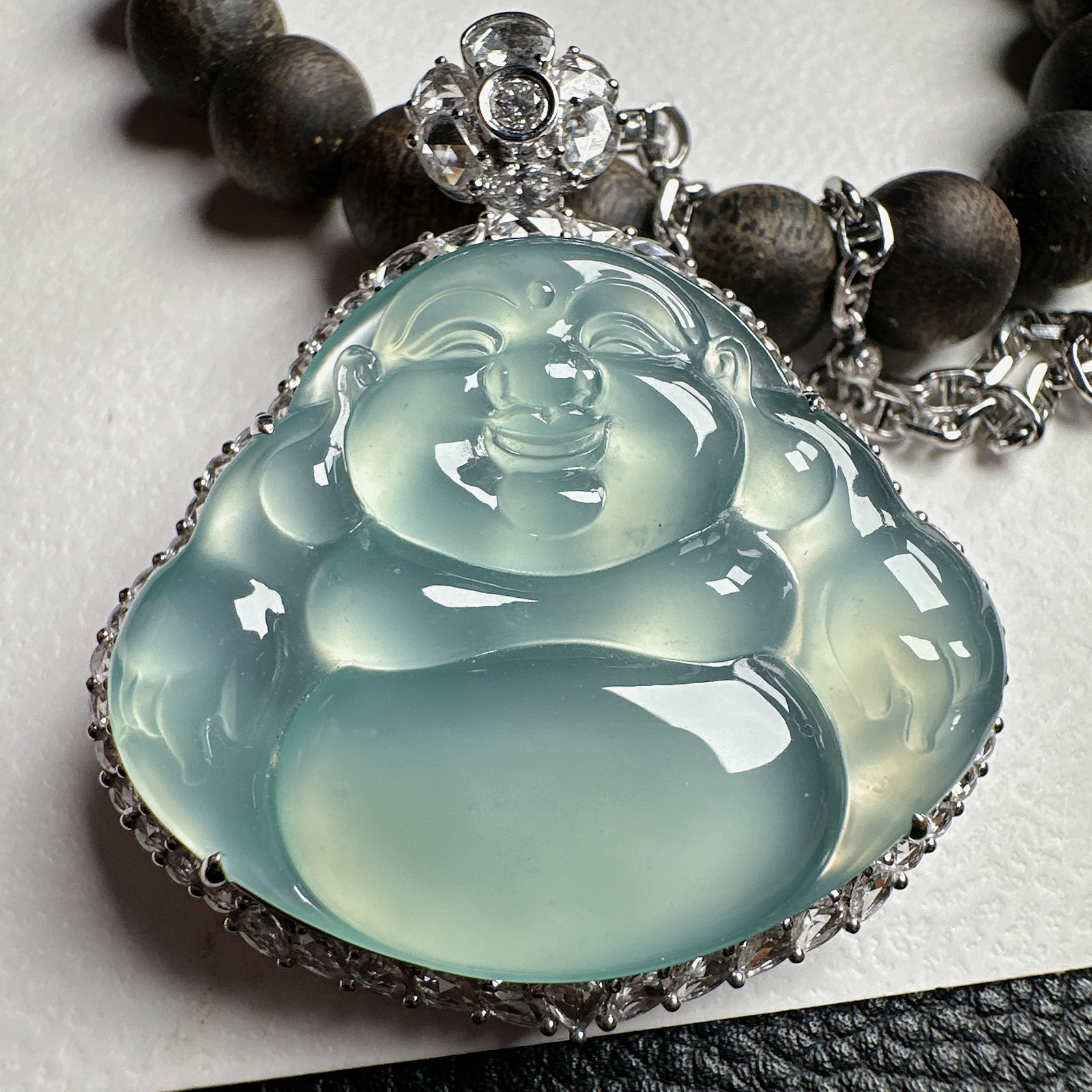 【冰种天空蓝佛】大尺寸，冰感动人，通透闪耀，光可鉴人，佳品推荐。收藏品质，18k金钻镶嵌，裸石尺寸38.6*32.7*4.5毫米